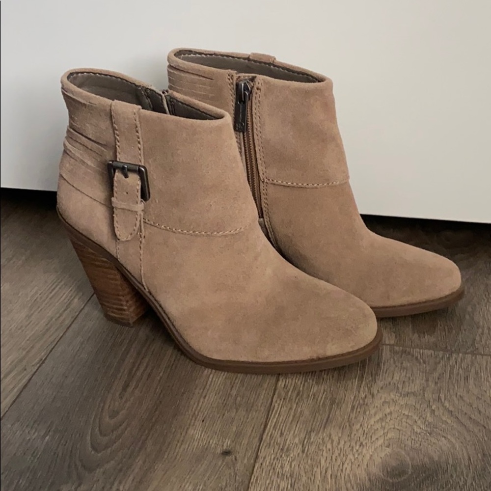 Jessica Simpson Tan Booties